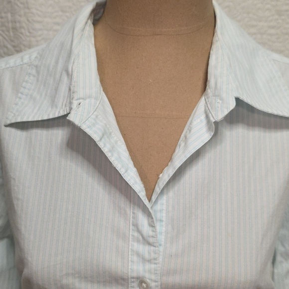 Women's Light Blue & White Striped Top Shirt Blouse Button Down Business Casual - Picture 3 of 8